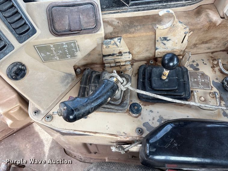 image for item DO1245 1997 Caterpillar D9R dozer