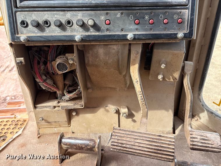 image for item DO1245 1997 Caterpillar D9R dozer