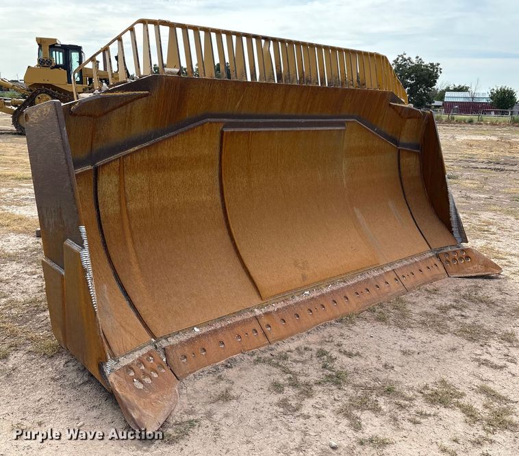 image for item DO1245 1997 Caterpillar D9R dozer