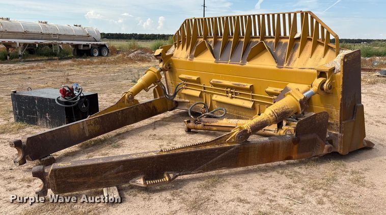 image for item DO1245 1997 Caterpillar D9R dozer