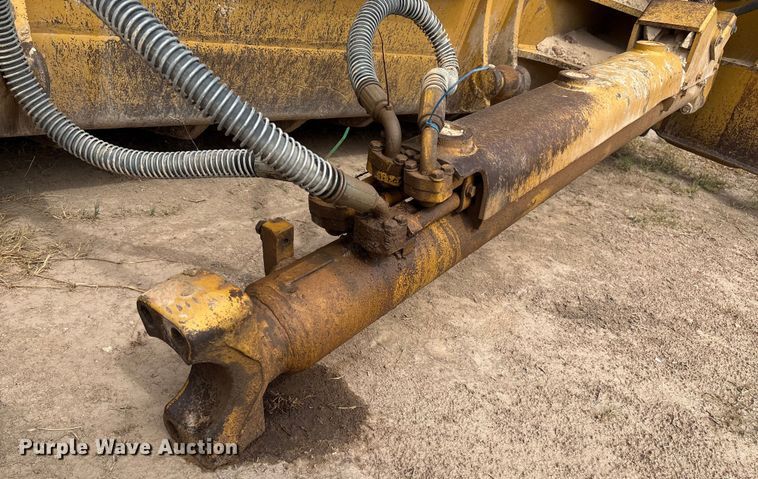 image for item DO1245 1997 Caterpillar D9R dozer