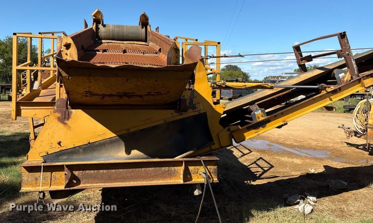 image for item DO1248 Construction Equipment Company Screen-It screening plant