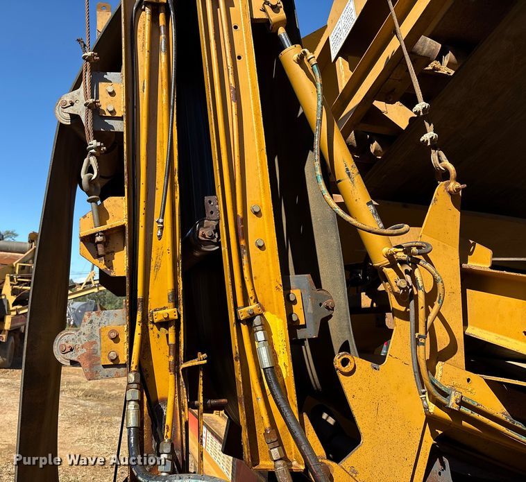 image for item DO1248 Construction Equipment Company Screen-It screening plant