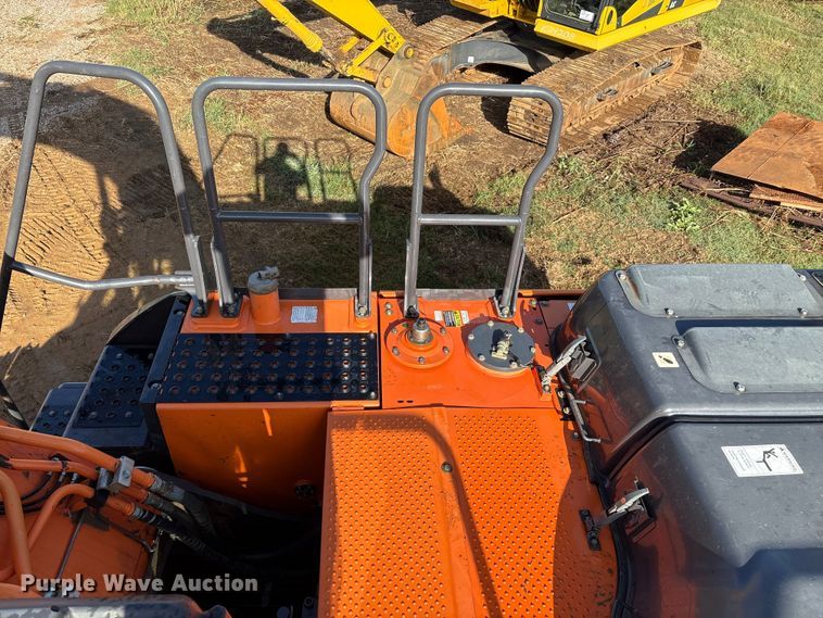 image for item DO1250 2019 Hitachi Zaxis 210LC-6N excavator