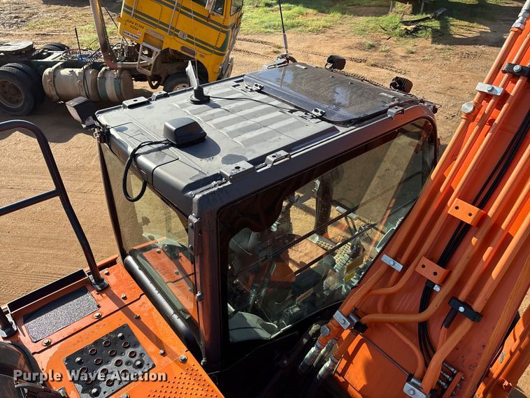 image for item DO1250 2019 Hitachi Zaxis 210LC-6N excavator