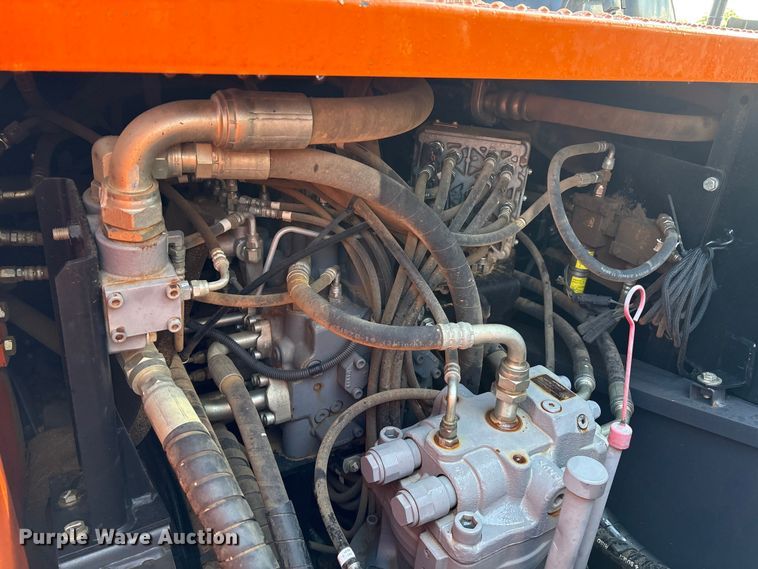 image for item DO1250 2019 Hitachi Zaxis 210LC-6N excavator