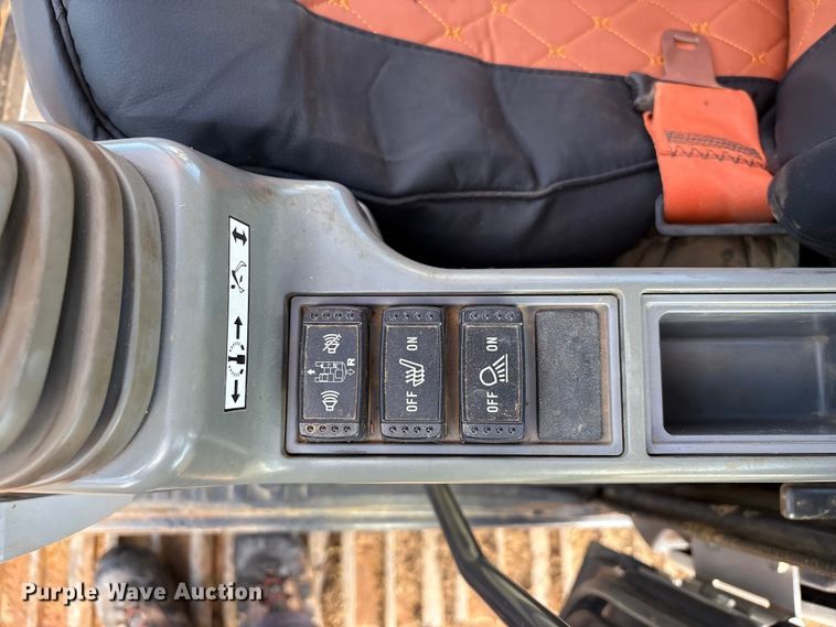 image for item DO1250 2019 Hitachi Zaxis 210LC-6N excavator