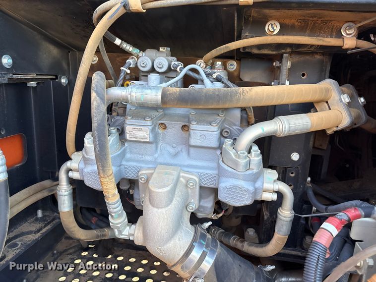 image for item DO1250 2019 Hitachi Zaxis 210LC-6N excavator