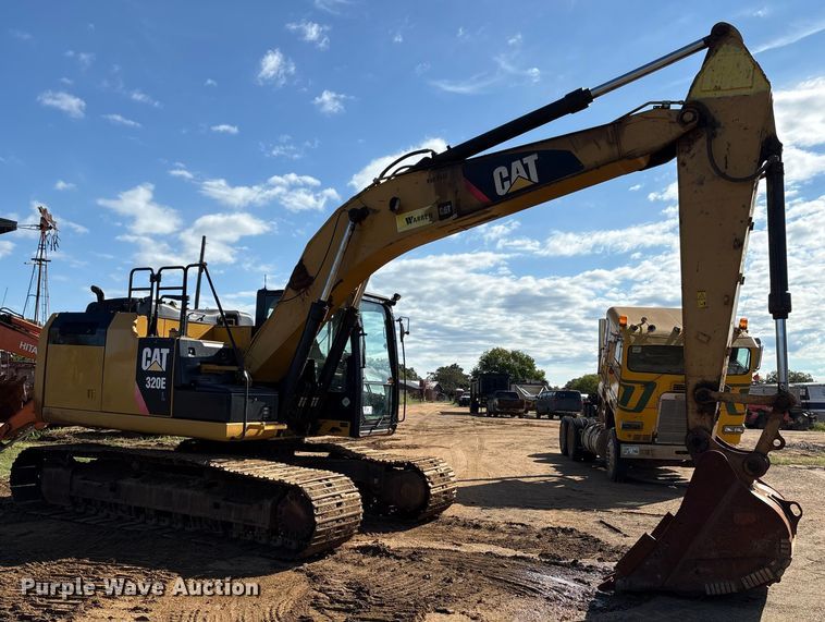 EXCAVADORA 2014 CATERPILLAR 320EL