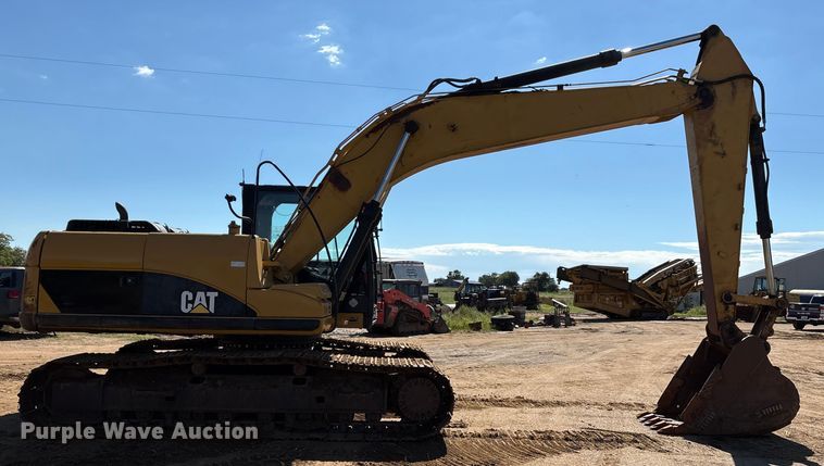 EXCAVADORA 2011 CATERPILLAR 320DL