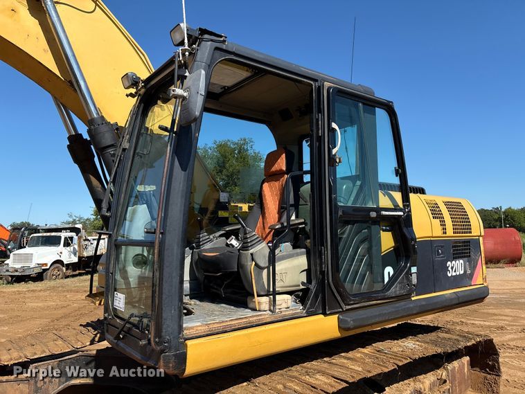 image for item DO1252 2011 Caterpillar 320D L excavator