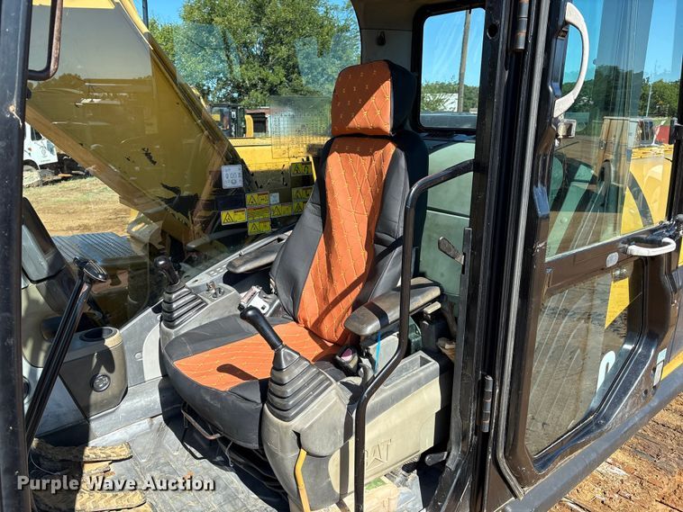 image for item DO1252 2011 Caterpillar 320D L excavator