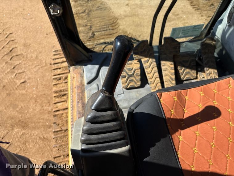 image for item DO1252 2011 Caterpillar 320D L excavator