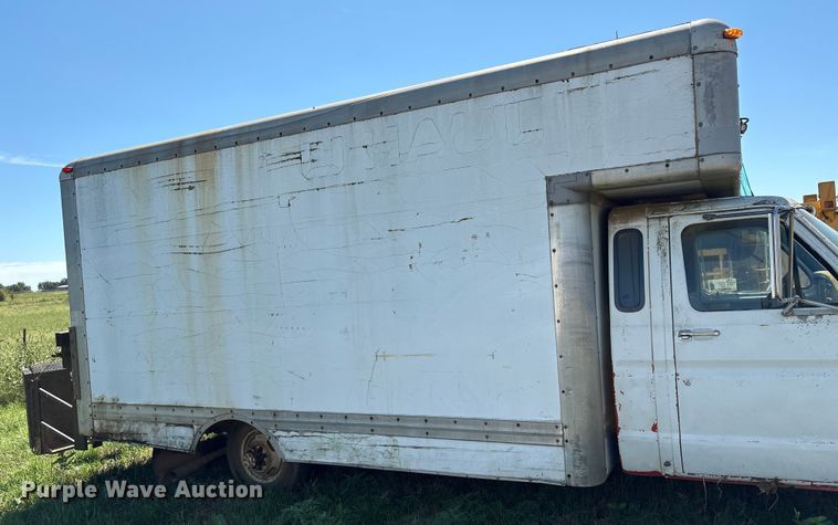 image for item DO1257 1990 Ford E350 box truck