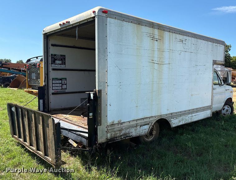 image for item DO1257 1990 Ford E350 box truck