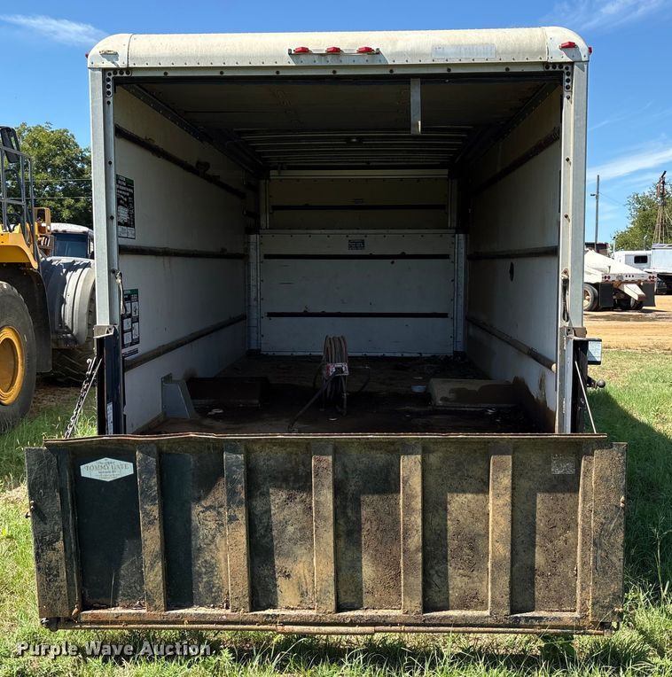 image for item DO1257 1990 Ford E350 box truck