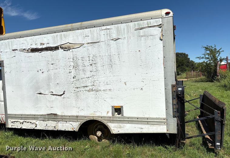 image for item DO1257 1990 Ford E350 box truck