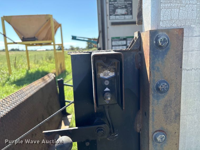 image for item DO1257 1990 Ford E350 box truck