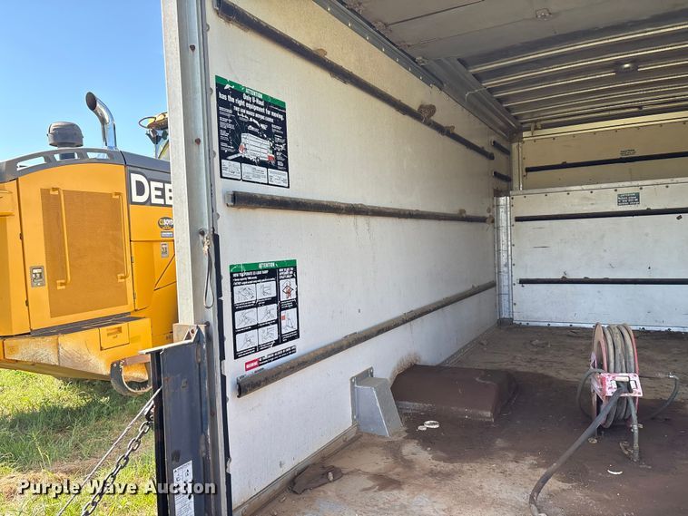 image for item DO1257 1990 Ford E350 box truck