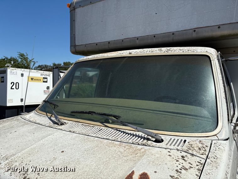image for item DO1257 1990 Ford E350 box truck