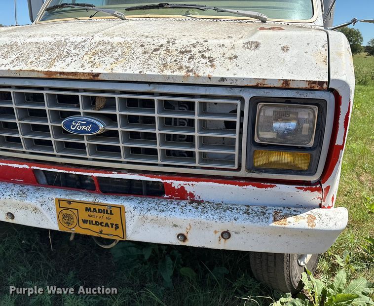 image for item DO1257 1990 Ford E350 box truck