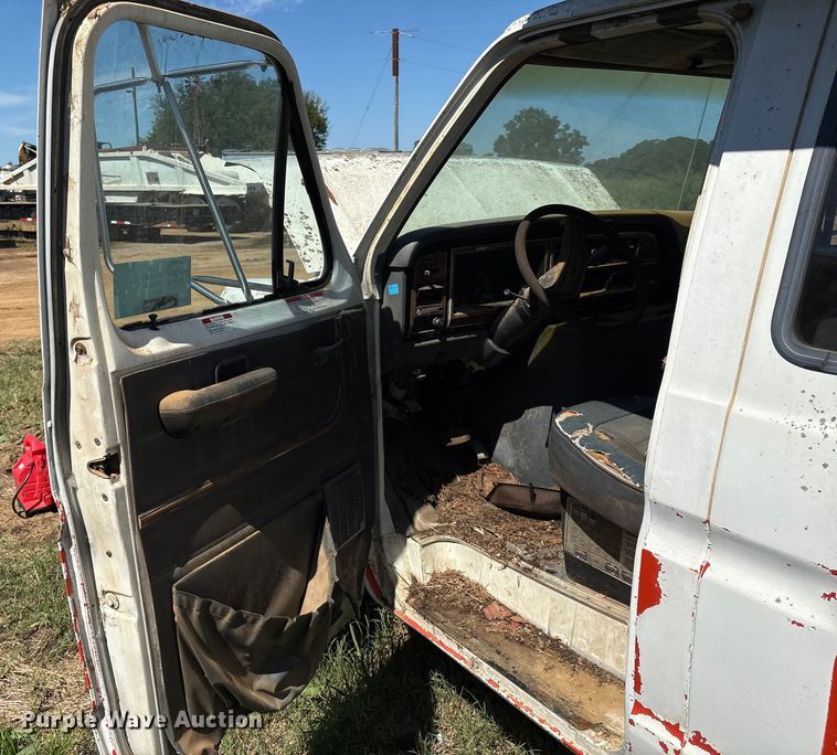 image for item DO1257 1990 Ford E350 box truck