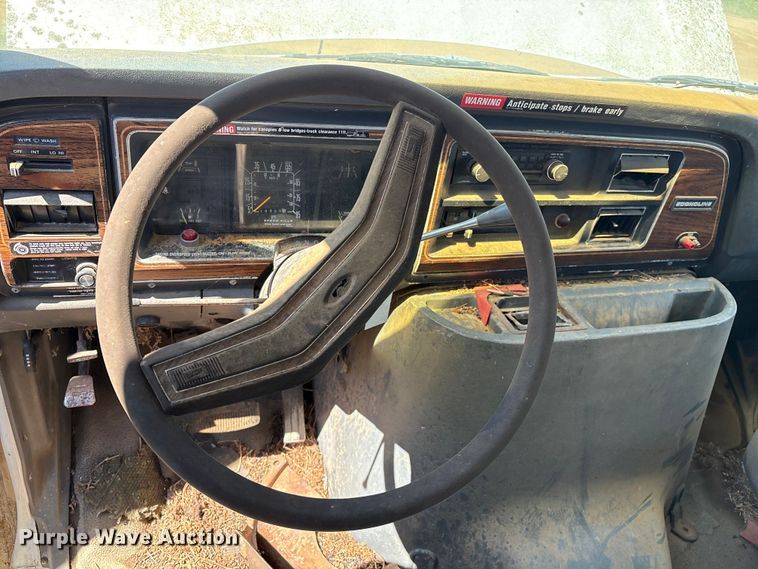 image for item DO1257 1990 Ford E350 box truck