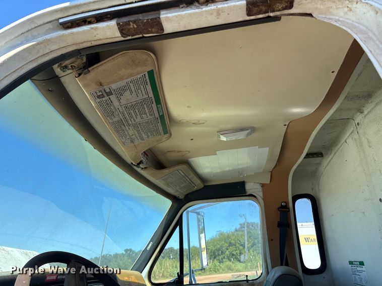 image for item DO1257 1990 Ford E350 box truck