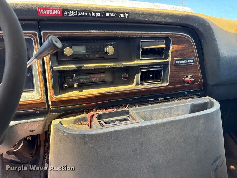 image for item DO1257 1990 Ford E350 box truck