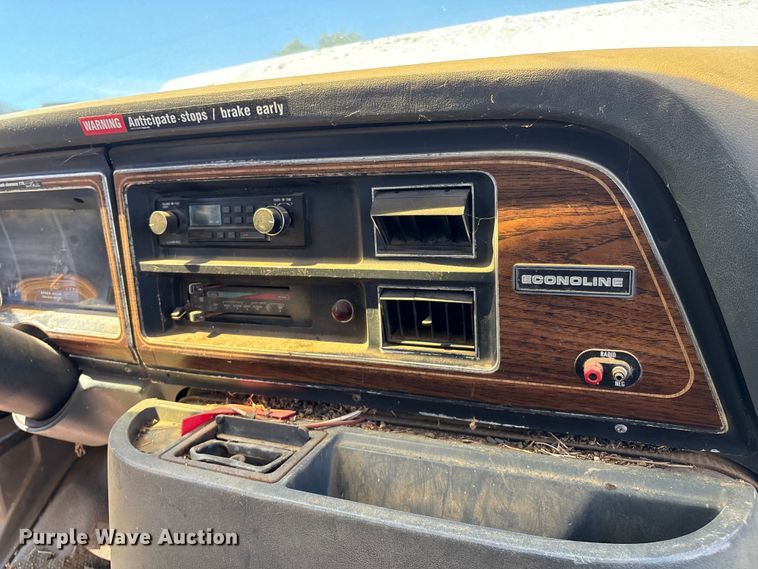 image for item DO1257 1990 Ford E350 box truck