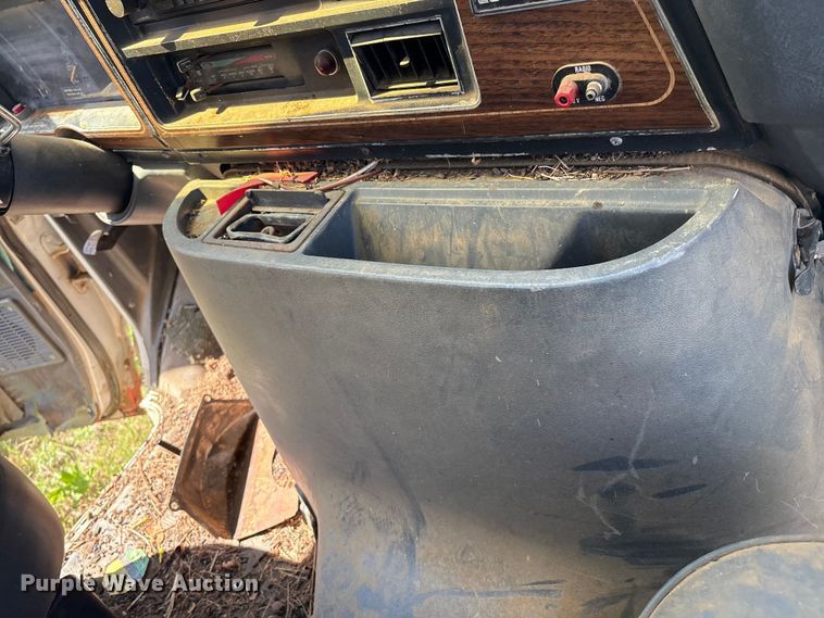 image for item DO1257 1990 Ford E350 box truck