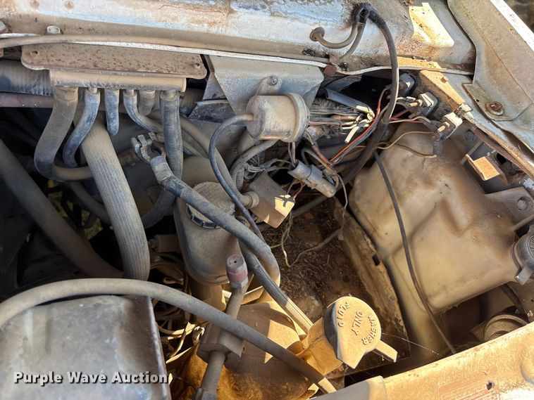 image for item DO1257 1990 Ford E350 box truck