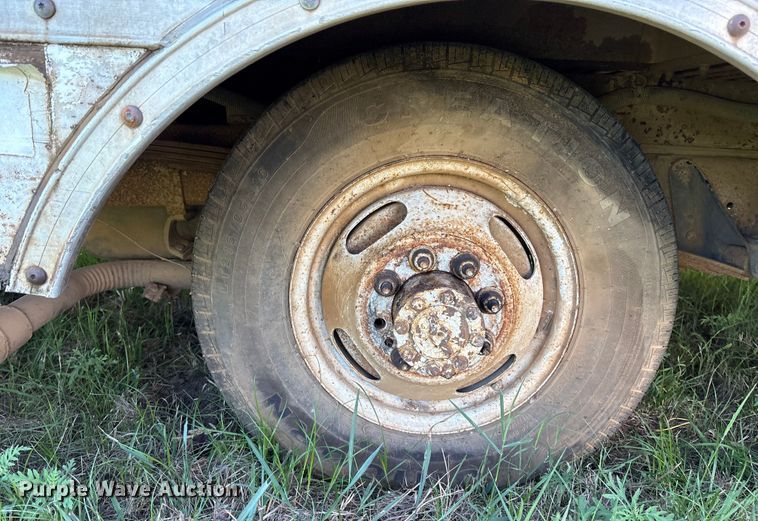 image for item DO1257 1990 Ford E350 box truck