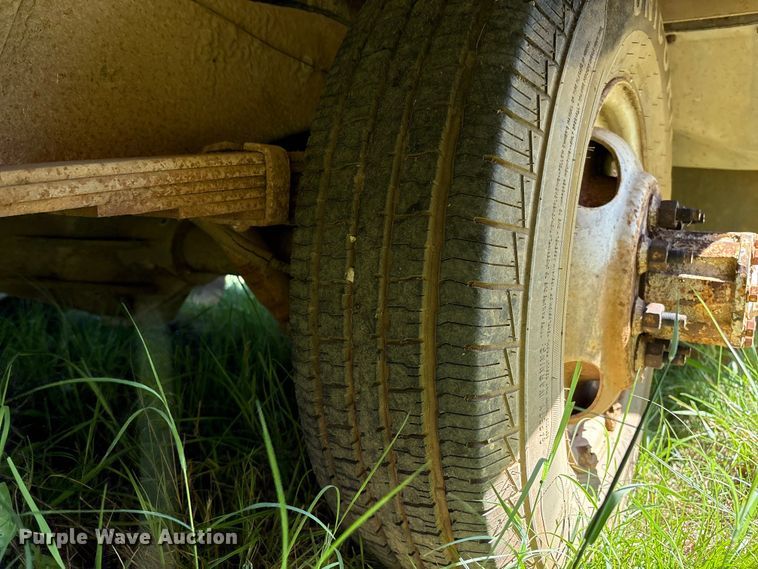 image for item DO1257 1990 Ford E350 box truck