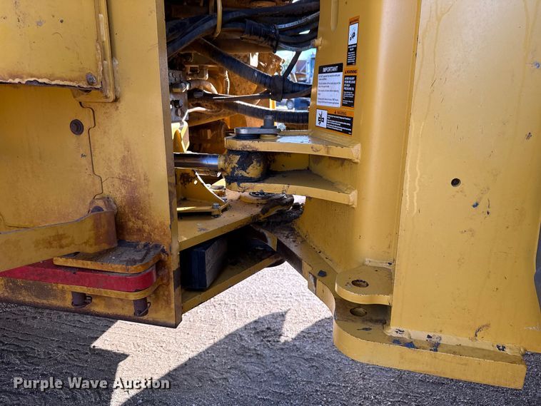 image for item DO1262 2019 John Deere 744K wheel loader