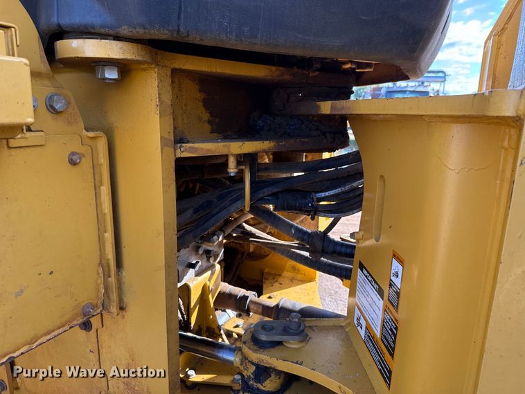 image for item DO1262 2019 John Deere 744K wheel loader