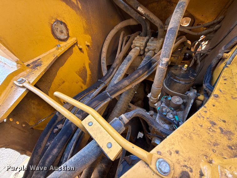 image for item DO1262 2019 John Deere 744K wheel loader