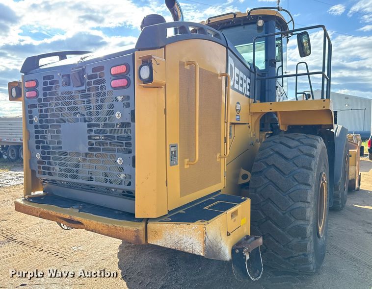 image for item DO1262 2019 John Deere 744K wheel loader