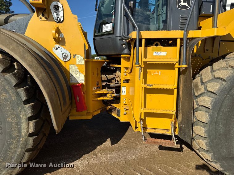 image for item DO1262 2019 John Deere 744K wheel loader