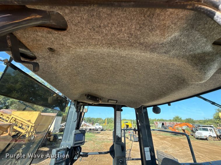 image for item DO1262 2019 John Deere 744K wheel loader