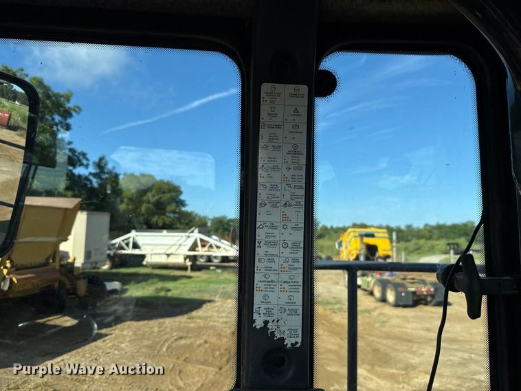 image for item DO1262 2019 John Deere 744K wheel loader