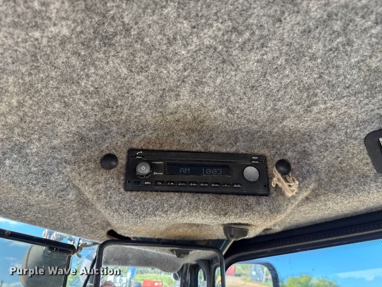 image for item DO1262 2019 John Deere 744K wheel loader