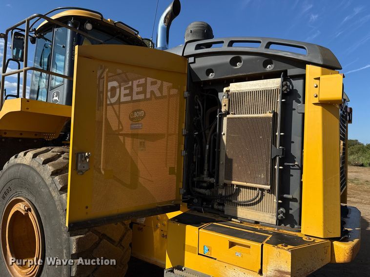 image for item DO1262 2019 John Deere 744K wheel loader
