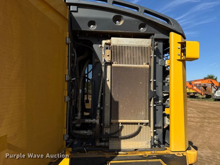 image for item DO1262 2019 John Deere 744K wheel loader