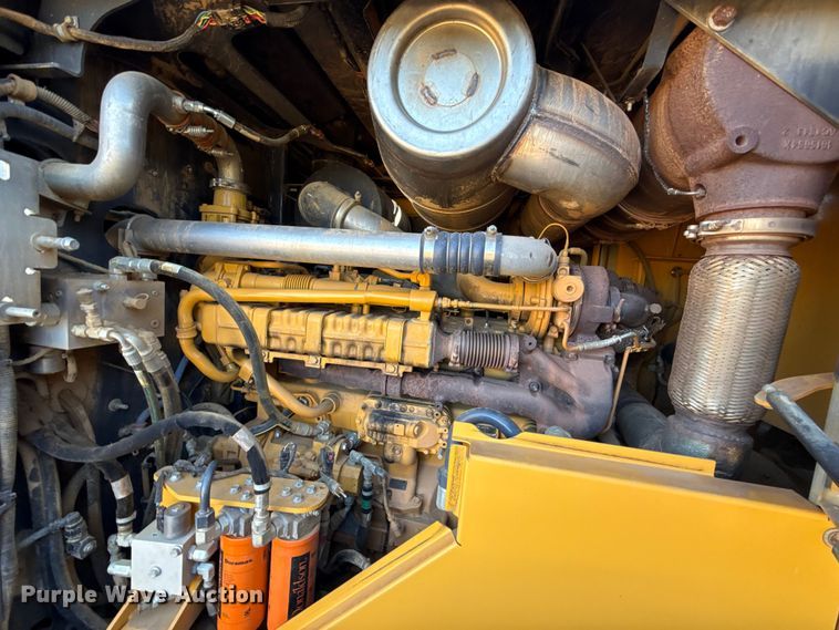 image for item DO1262 2019 John Deere 744K wheel loader