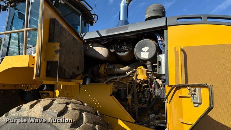 image for item DO1262 2019 John Deere 744K wheel loader
