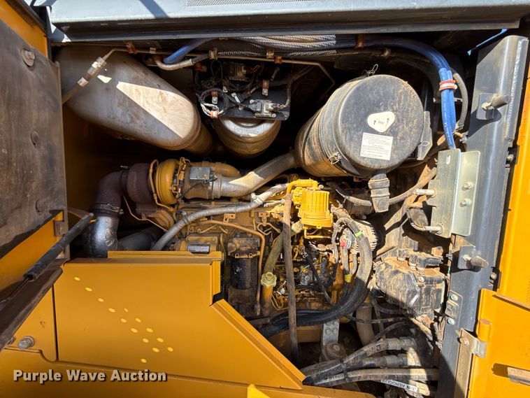 image for item DO1262 2019 John Deere 744K wheel loader