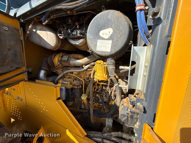 image for item DO1262 2019 John Deere 744K wheel loader