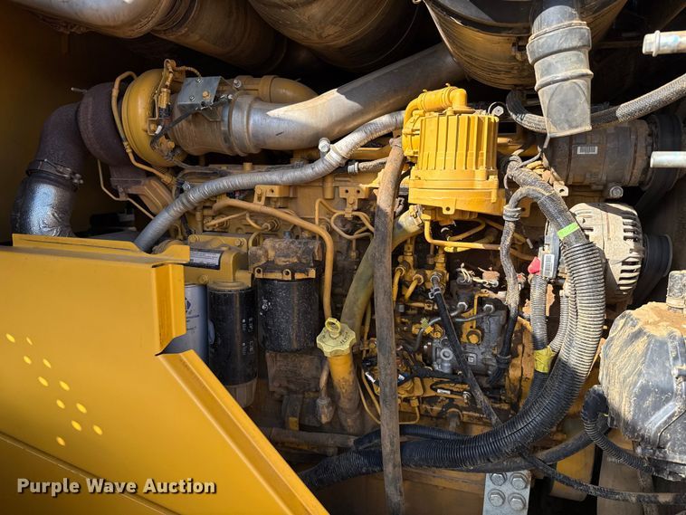 image for item DO1262 2019 John Deere 744K wheel loader