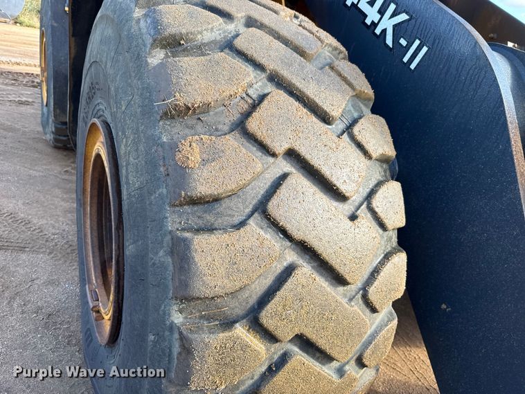 image for item DO1262 2019 John Deere 744K wheel loader